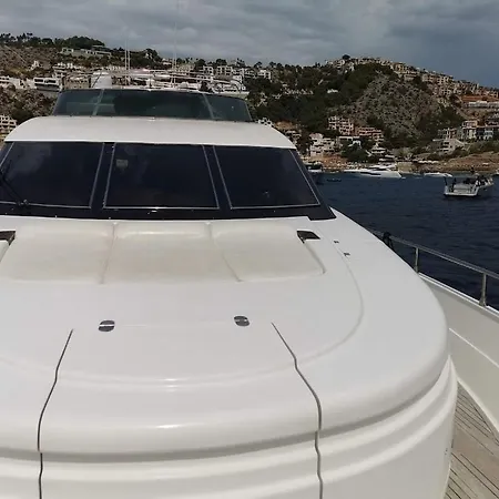 Beautiful Motor Yacht Botel