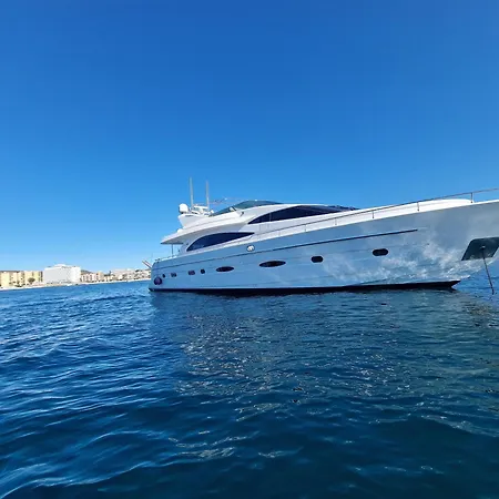 Botel Beautiful Motor Yacht Barcelona