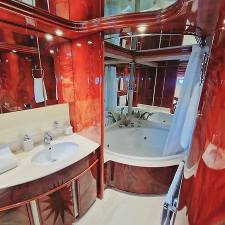 Beautiful Motor Yacht Barcelona