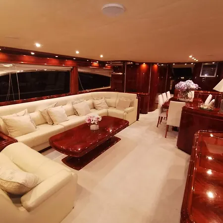Beautiful Motor Yacht Barcelona