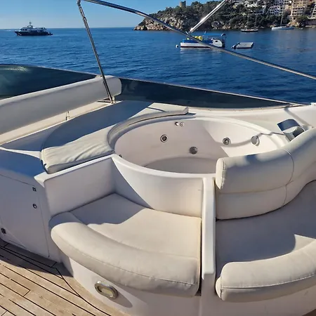 Beautiful Motor Yacht Barcelona